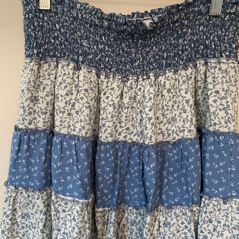 American Eagle NWT Blue & White ruffled skirt with Lining